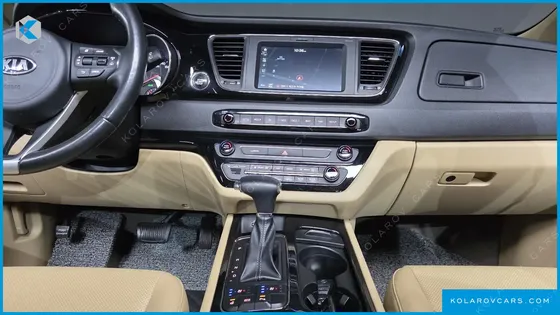 KIA CARNIVAL 9-SEATER PRESTIGE