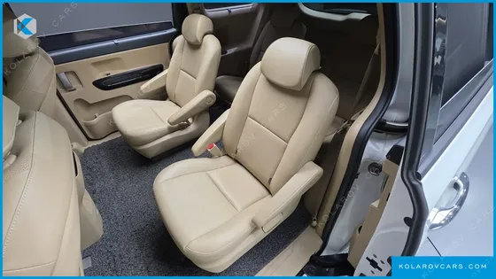 KIA CARNIVAL 9-SEATER PRESTIGE