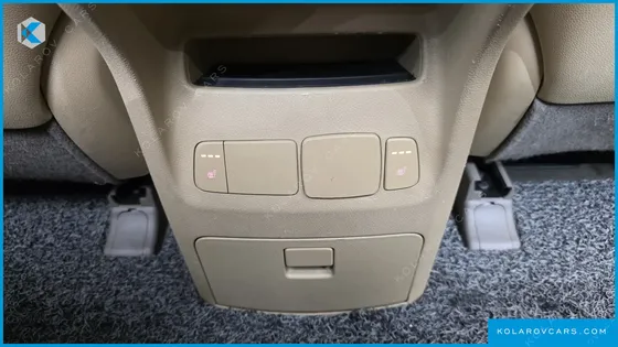 KIA CARNIVAL 9-SEATER PRESTIGE
