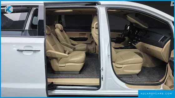 KIA CARNIVAL 9-SEATER PRESTIGE