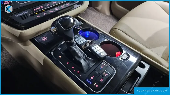 KIA CARNIVAL 9-SEATER HI-LIMOUSINE
