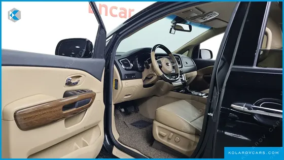 KIA CARNIVAL 9-SEATER HI-LIMOUSINE