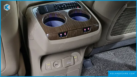 KIA CARNIVAL 9-SEATER HI-LIMOUSINE