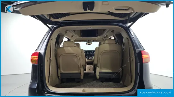 KIA CARNIVAL 9-SEATER HI-LIMOUSINE