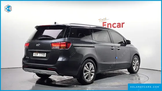 KIA CARNIVAL 9-SEATER NOBLESSE