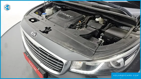 KIA CARNIVAL 9-SEATER NOBLESSE