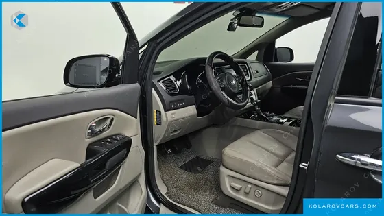KIA CARNIVAL 9-SEATER NOBLESSE