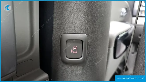 KIA CARNIVAL 9-SEATER NOBLESSE