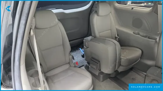KIA CARNIVAL 11-SEATER PRESTIGE