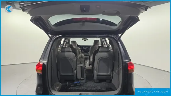 KIA CARNIVAL 11-SEATER PRESTIGE