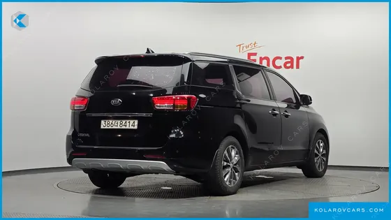 KIA CARNIVAL 9-SEATER LUXURY