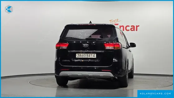KIA CARNIVAL 9-SEATER LUXURY