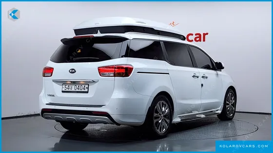 KIA CARNIVAL 9-SEATER OUTDOOR