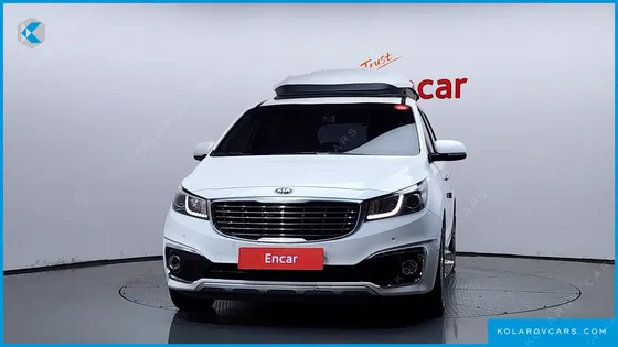 KIA CARNIVAL 9-SEATER OUTDOOR