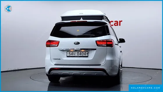 KIA CARNIVAL 9-SEATER OUTDOOR