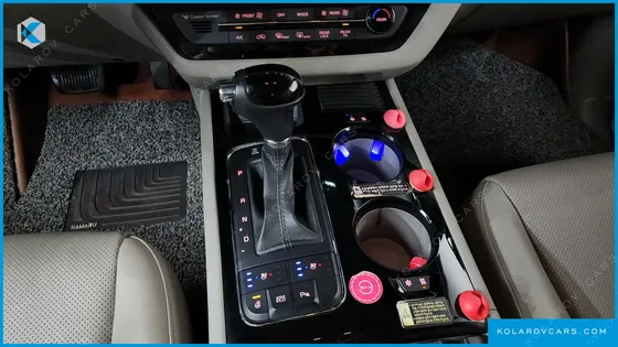 KIA CARNIVAL 9-SEATER OUTDOOR