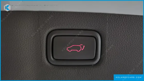 KIA CARNIVAL 9-SEATER OUTDOOR