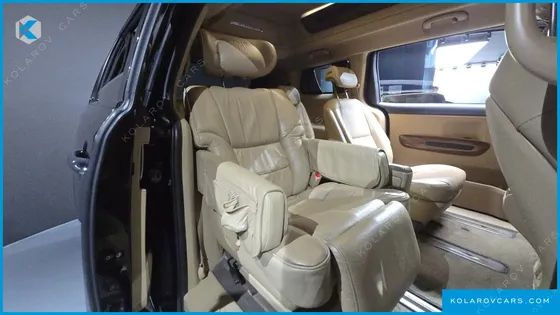 KIA CARNIVAL 9-SEATER HI-LIMOUSINE