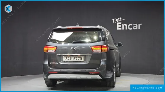 KIA CARNIVAL 9-SEATER PRESTIGE