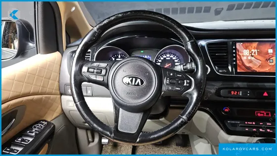 KIA CARNIVAL 9-SEATER PRESTIGE