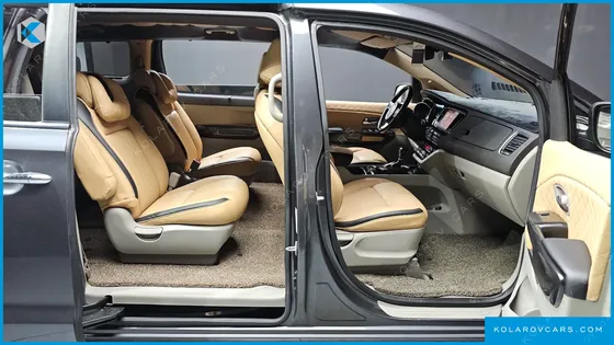 KIA CARNIVAL 9-SEATER PRESTIGE