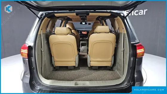 KIA CARNIVAL 9-SEATER PRESTIGE