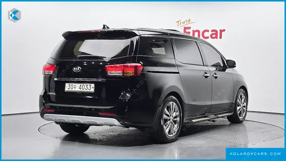 KIA CARNIVAL 9-SEATER NOBLESSE
