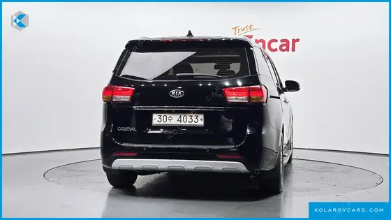 KIA CARNIVAL 9-SEATER NOBLESSE