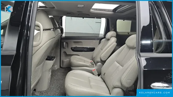 KIA CARNIVAL 9-SEATER NOBLESSE