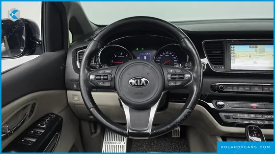 KIA CARNIVAL 9-SEATER NOBLESSE