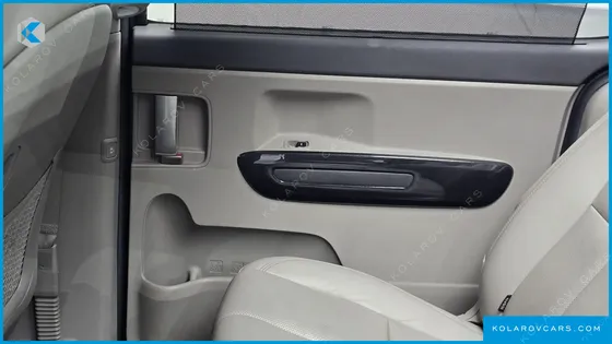 KIA CARNIVAL 9-SEATER NOBLESSE