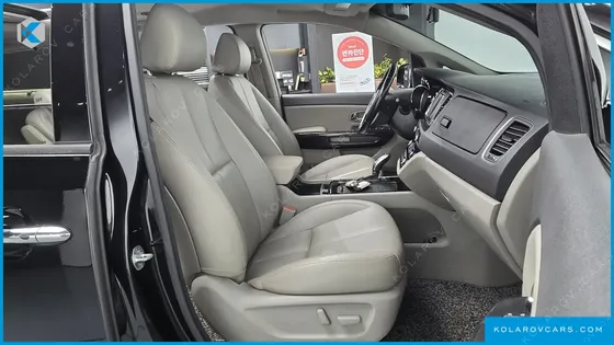 KIA CARNIVAL 9-SEATER NOBLESSE