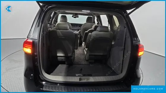 KIA CARNIVAL 9-SEATER NOBLESSE
