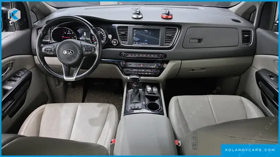KIA CARNIVAL 9-SEATER NOBLESSE