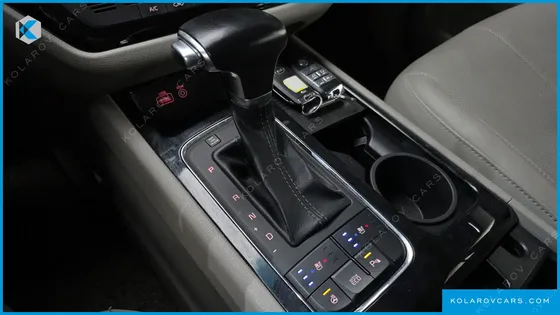 KIA CARNIVAL 9-SEATER NOBLESSE
