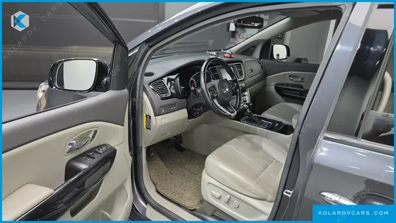 KIA CARNIVAL 9-SEATER NOBLESSE