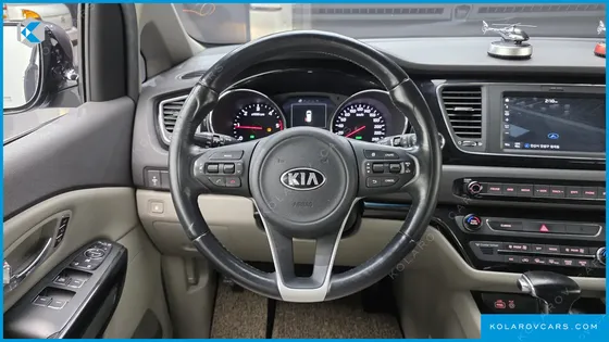 KIA CARNIVAL 9-SEATER NOBLESSE