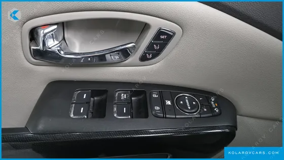 KIA CARNIVAL 9-SEATER NOBLESSE