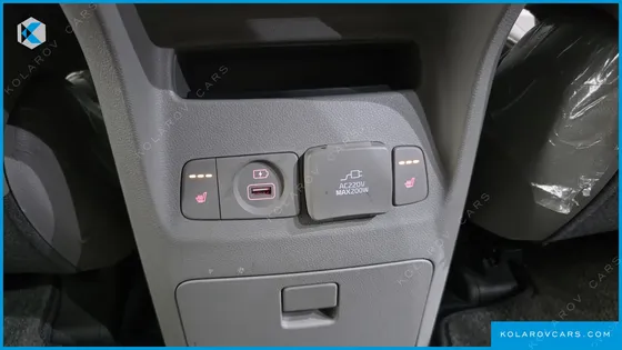 KIA CARNIVAL 9-SEATER NOBLESSE
