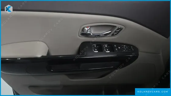 KIA CARNIVAL 9-SEATER NOBLESSE