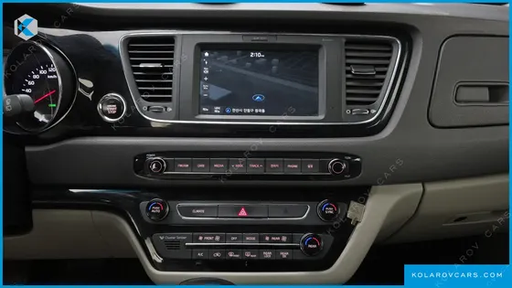KIA CARNIVAL 9-SEATER NOBLESSE