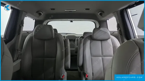 KIA CARNIVAL 9-SEATER NOBLESSE
