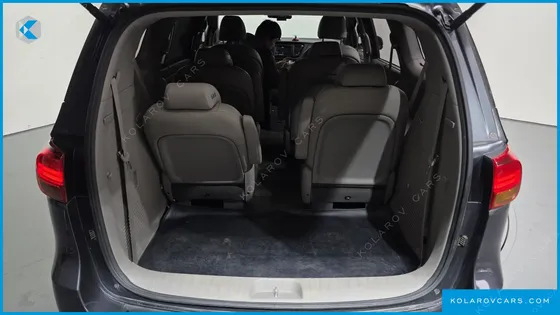 KIA CARNIVAL 9-SEATER NOBLESSE