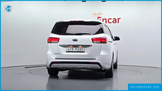 KIA CARNIVAL 9-SEATER PRESTIGE