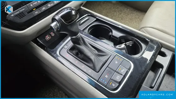 KIA CARNIVAL 9-SEATER PRESTIGE