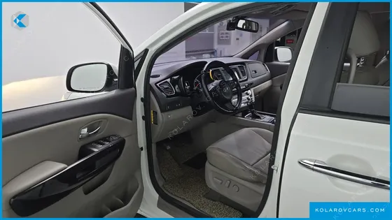 KIA CARNIVAL 9-SEATER PRESTIGE