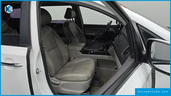 KIA CARNIVAL 9-SEATER PRESTIGE
