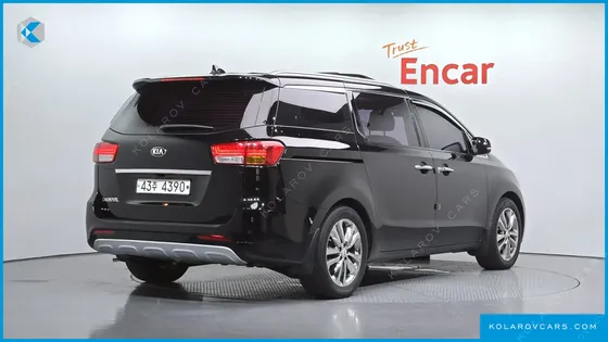 KIA CARNIVAL 9-SEATER NOBLESSE