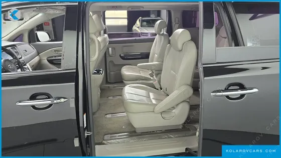 KIA CARNIVAL 9-SEATER NOBLESSE