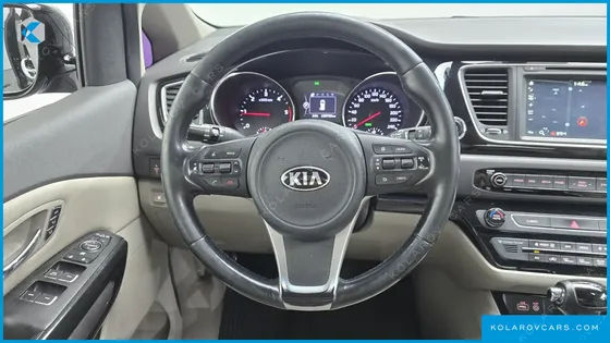 KIA CARNIVAL 9-SEATER NOBLESSE
